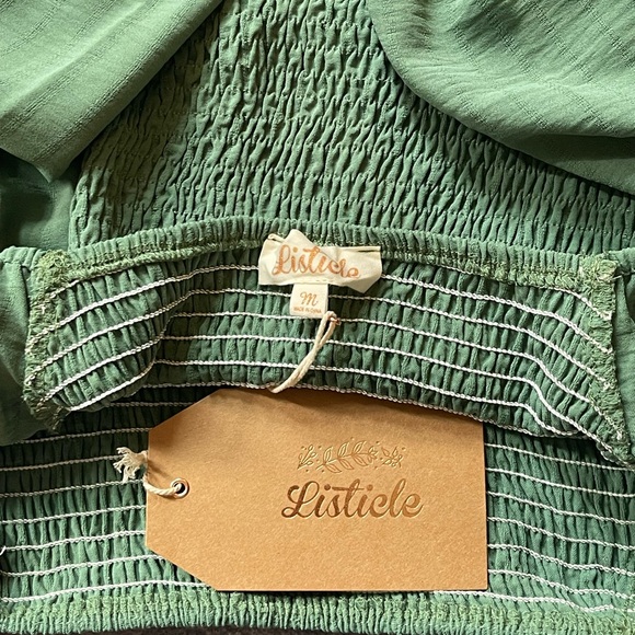 LISTICLE  Smocked Green Top Puff Sleeves -Sz M - Picture 10 of 10